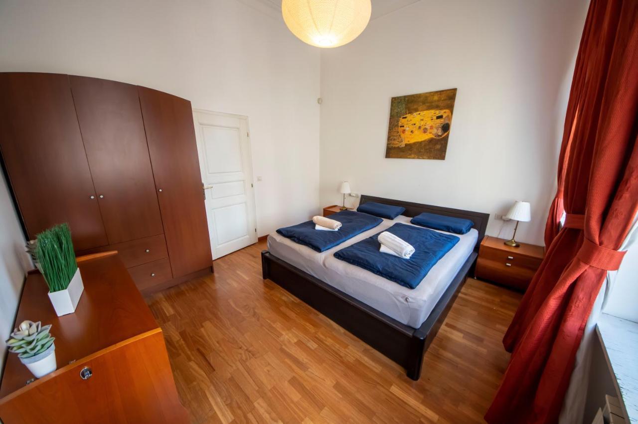 פראג Autentic Apartments Platnerska מראה חיצוני תמונה